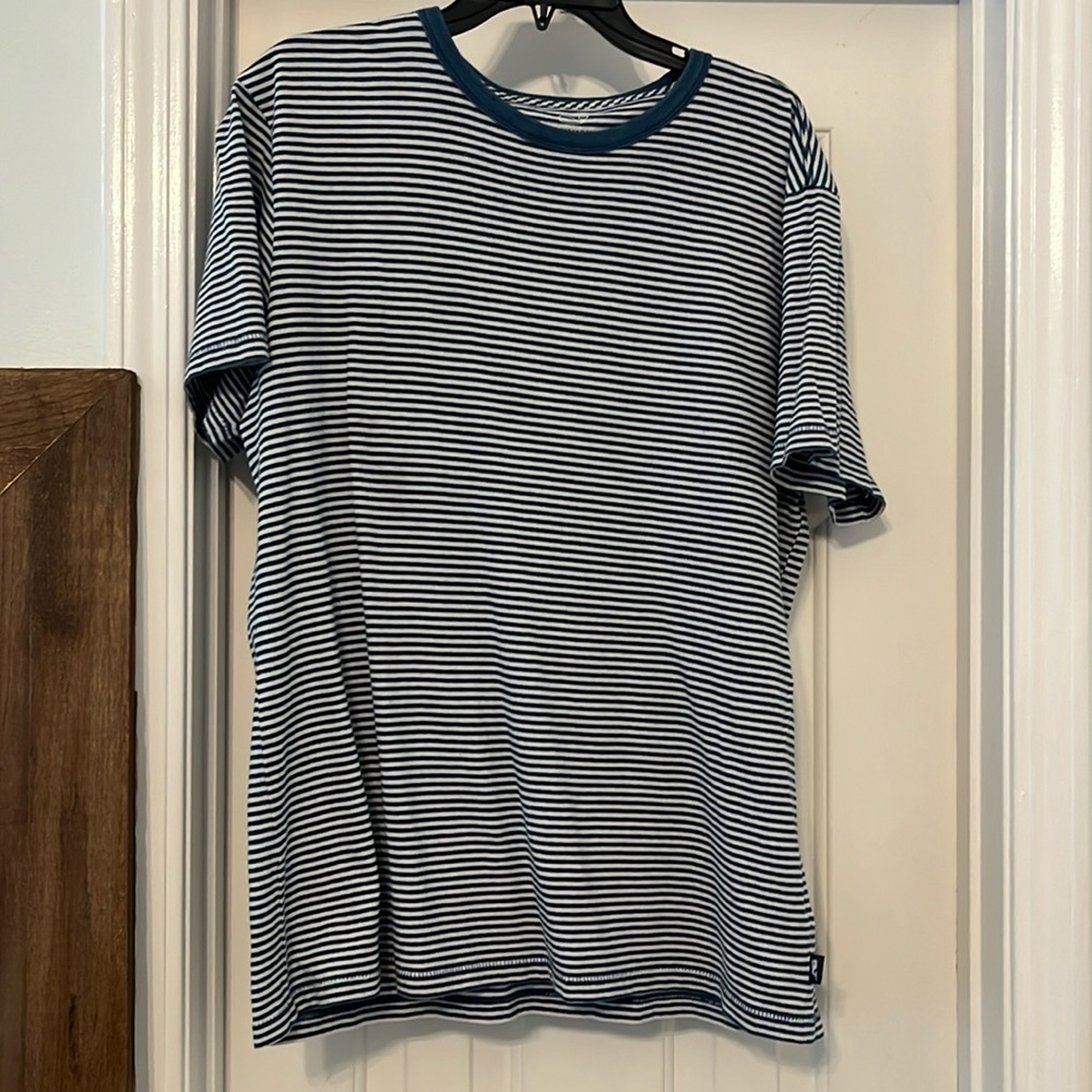 Vineyard Vines Striped Tshirt